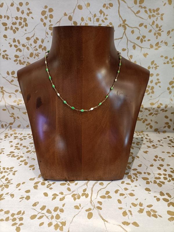Collier émaillé vert doré